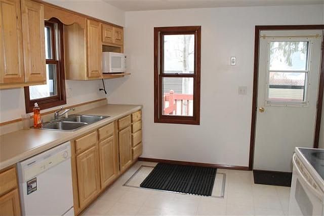 1st image of 2513 Barlow St