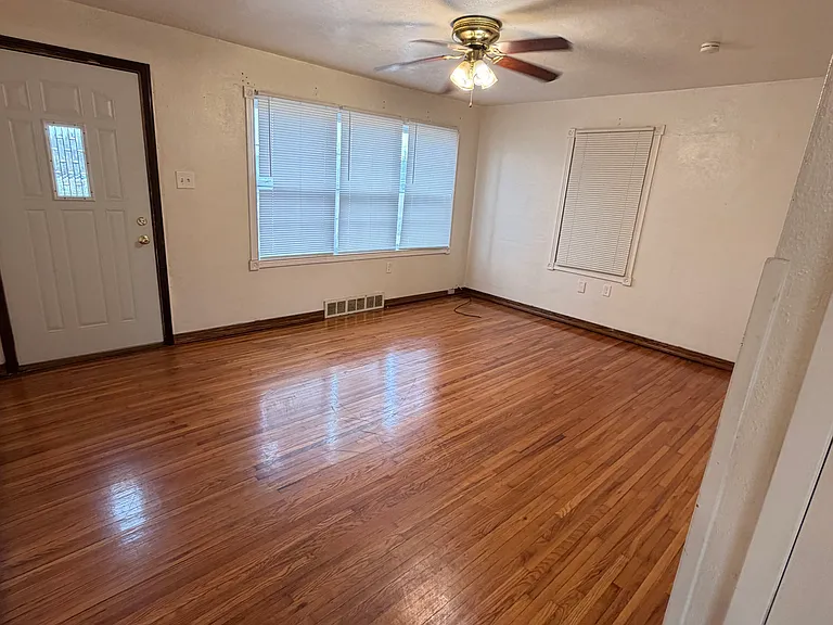 2807 Kenborg Hls — Photo 2