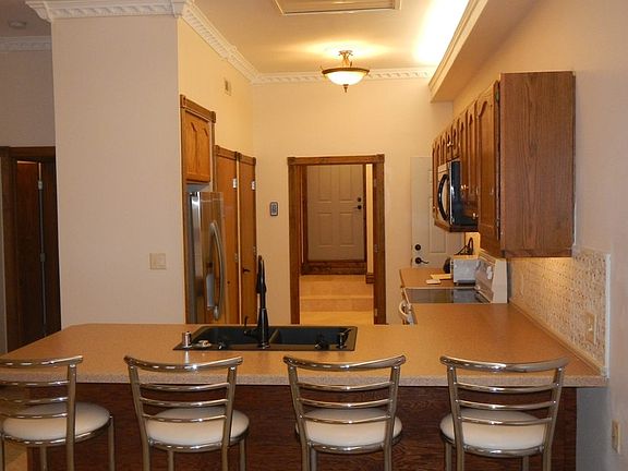 4th image of 525 Milwaukee Ave