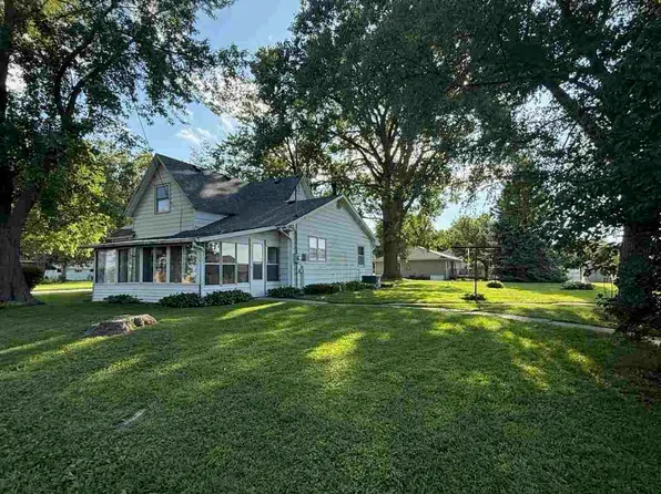 708 E Pleasant Valley St, Sigourney, IA 52591