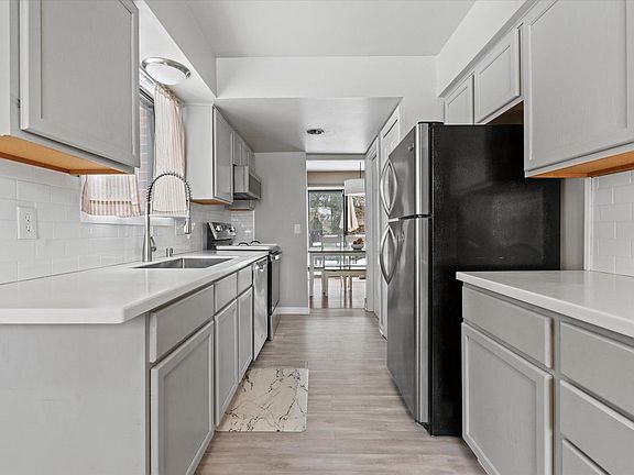 3rd image of 5835 Cambridge CIRCLE #1