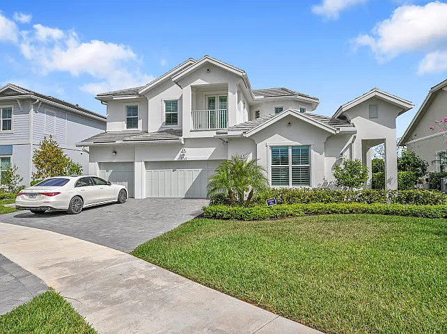 Building Photo - 9241 Crestview Cir