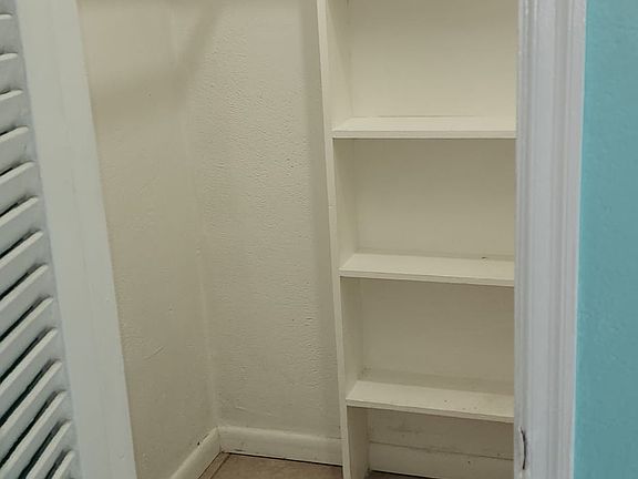 4th image of 2101 Calais Dr APT 6