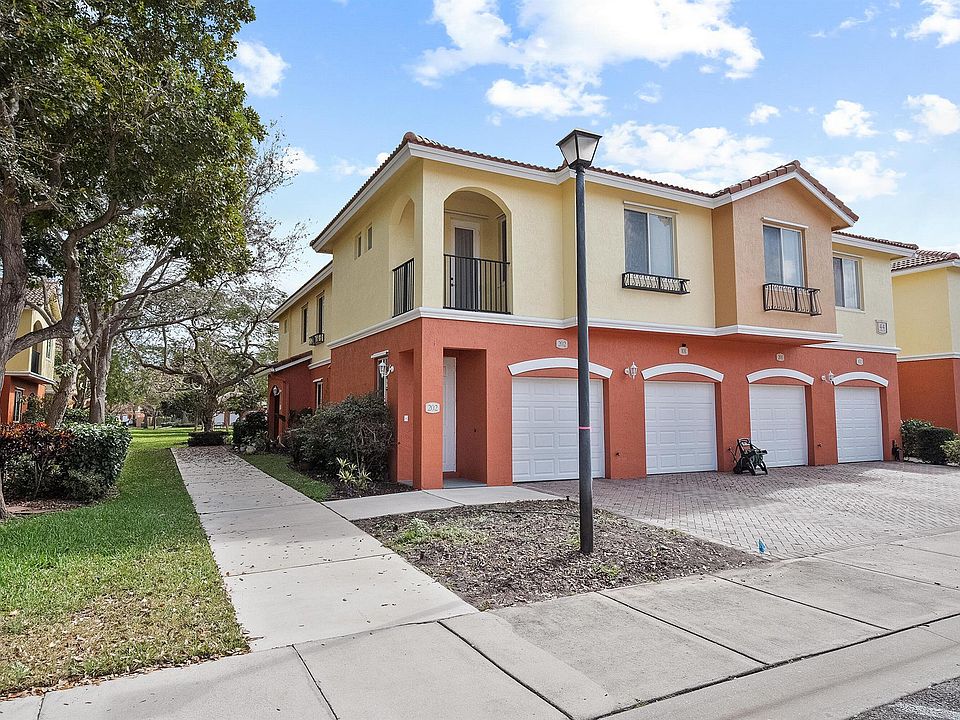 1st image of 44 SE Sedona Circle #202