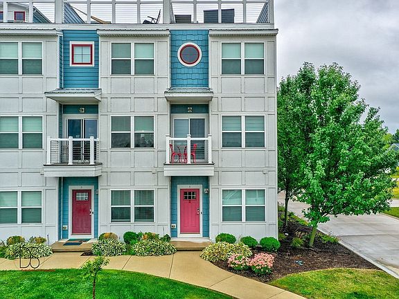 3rd image of 41 Waterside Way APT A