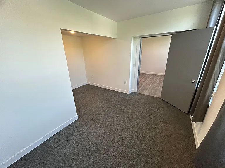 703 N Park 704 Tarn — Photo 43