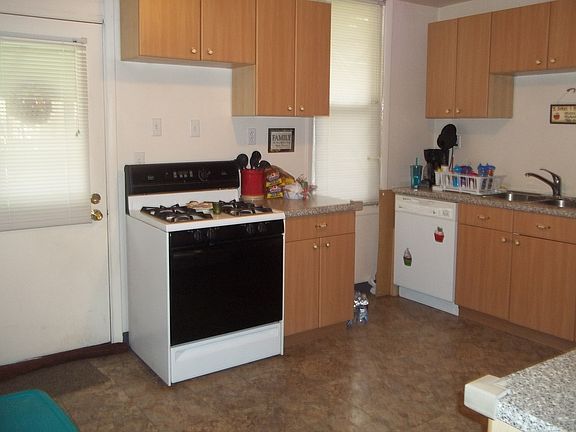 3rd image of 455 North Ave