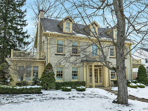 2nd image of 33 Ruskin Rd