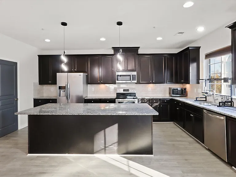 14766 Malloy Ct — Photo 11