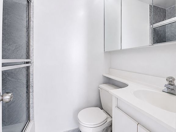 4th image of 131 E 83rd St APT 5G
