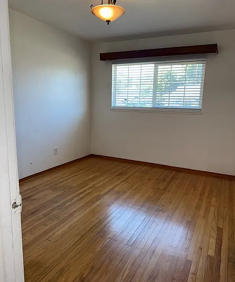 6700 Manila Ave — Photo 15