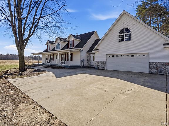 3rd image of 8753 Brewer Rd