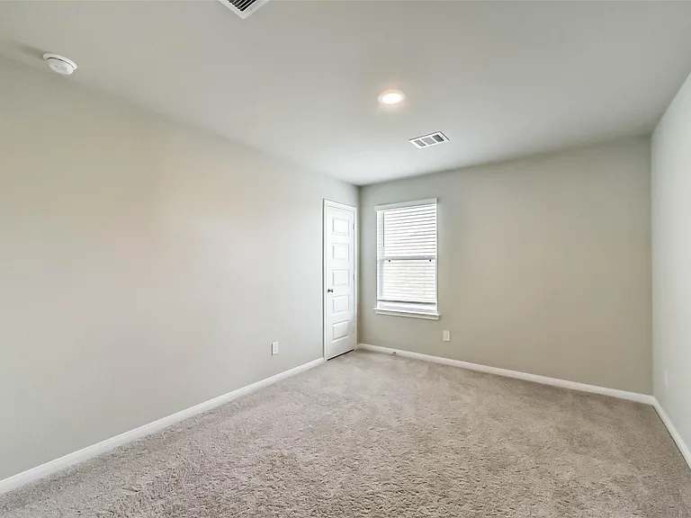 4907 Luke Mathew Dr — Photo 31
