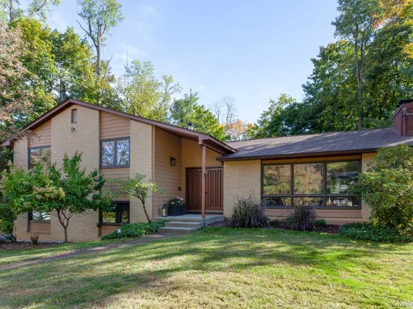 14 Old English Way, Wappingers Falls, NY 12590