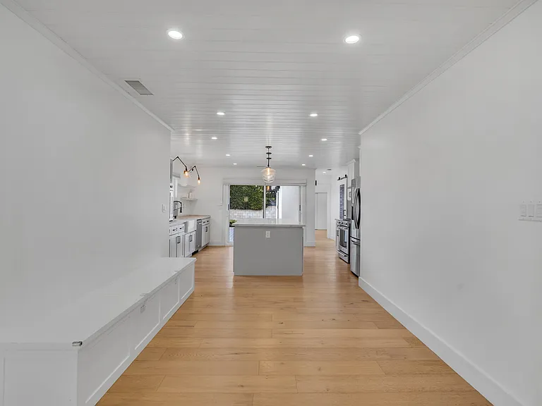6647 W 82nd St — Photo 12