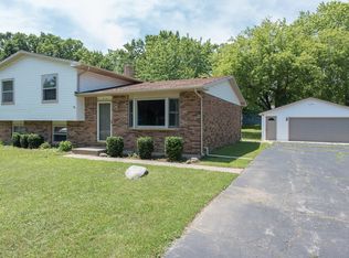 214 Oakdale Ave, Winthrop Harbor, IL 60096