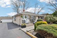 Hickory St-1104-004.jpg