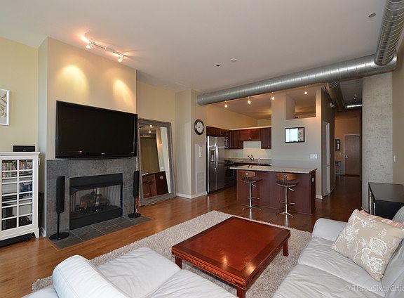 4th image of 700 N Larrabee St APT 2005