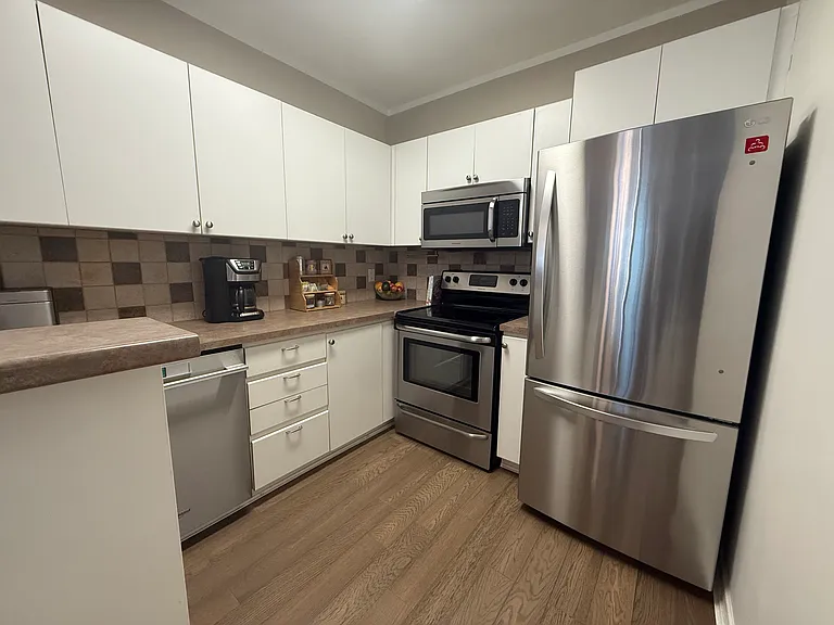 1177 Hornby St #605 — Photo 1