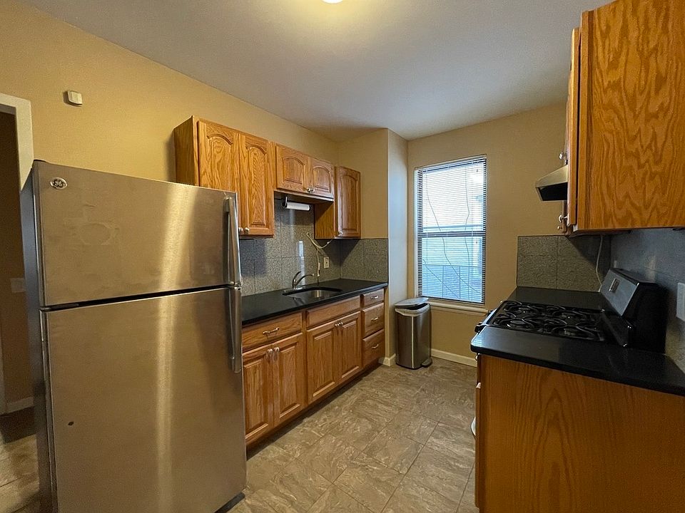 1st image of 23-20 28th Ave #2R
