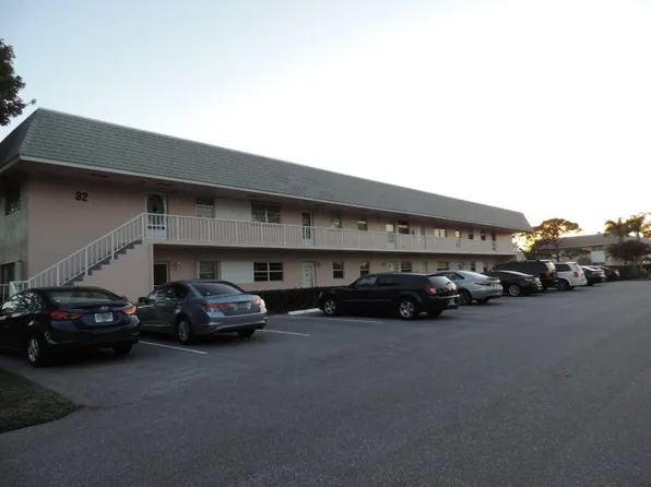 18081 SE Country Club Dr APT 10-100, Tequesta, FL 33469