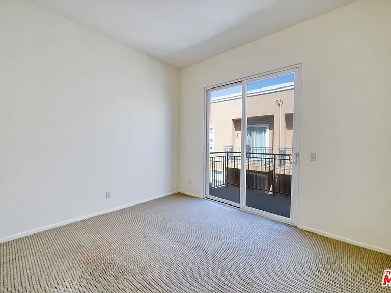 1133 Jewett Dr — Photo 12
