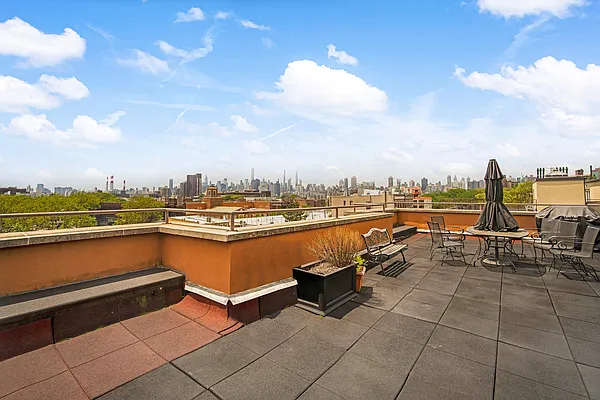 Sold by Compass | media 10