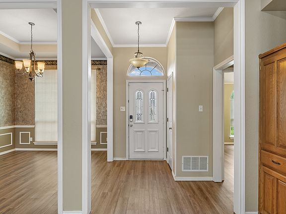 5th image of 3317 Tiverton Ct