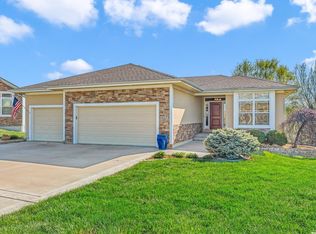 16657 Sandstone Cir, Basehor, KS 66007
