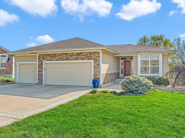 16657 Sandstone Cir, Basehor, KS 66007