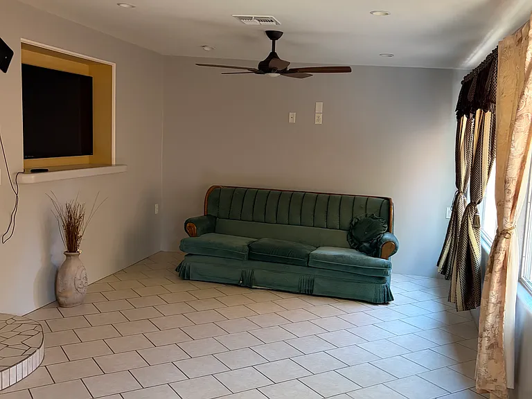 1611 W Delaware St #2 — Photo 8