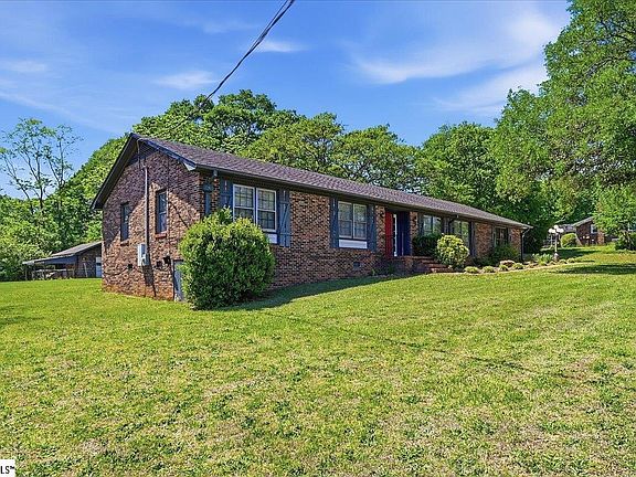 3rd image of 29 Hicks Rd