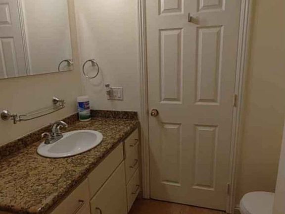 5th image of 5412 Lindley Ave