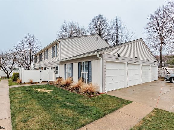 3rd image of 20382 Williamsburg Ct #203C