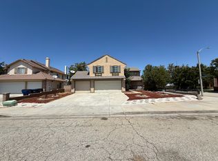 2303 Sycamore Ln, Palmdale, CA 93551