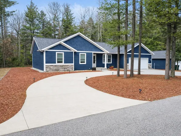 306 White Fawn Ct, Prudenville, MI 48651