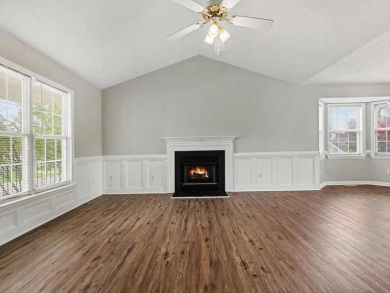 200 Waterford Dr — Photo 10