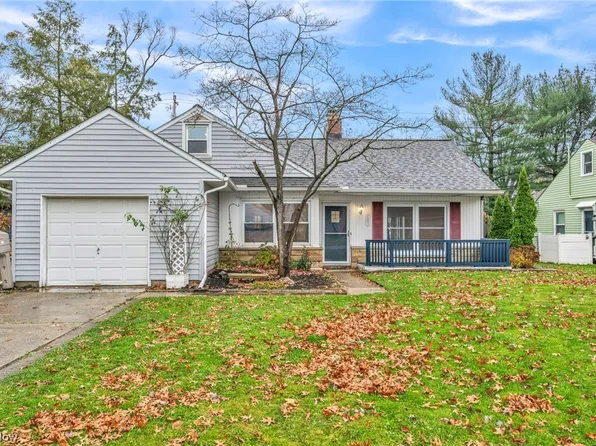 103 Edgewood Dr, Berea, OH 44017