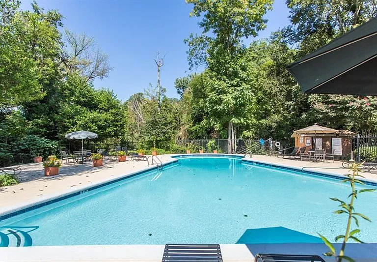 120 Biscayne Dr NW #B10 — Photo 28