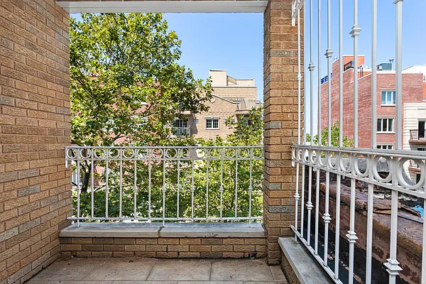 Sold by Douglas Elliman | media 20