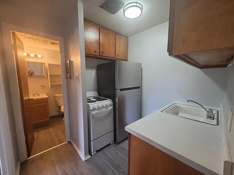 21 Olive St — Photo 3
