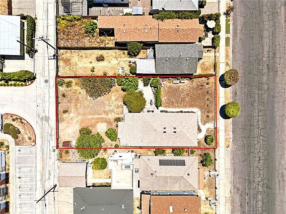 4th image of 1832 Julian Ave Lot 8