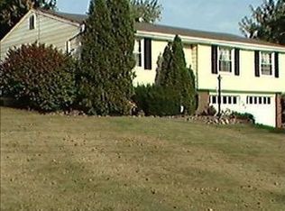 131 Connie Park Dr, Mc Kees Rocks, PA
