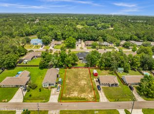 243 Bay Oaks Dr, Bay Saint Louis, MS 39520