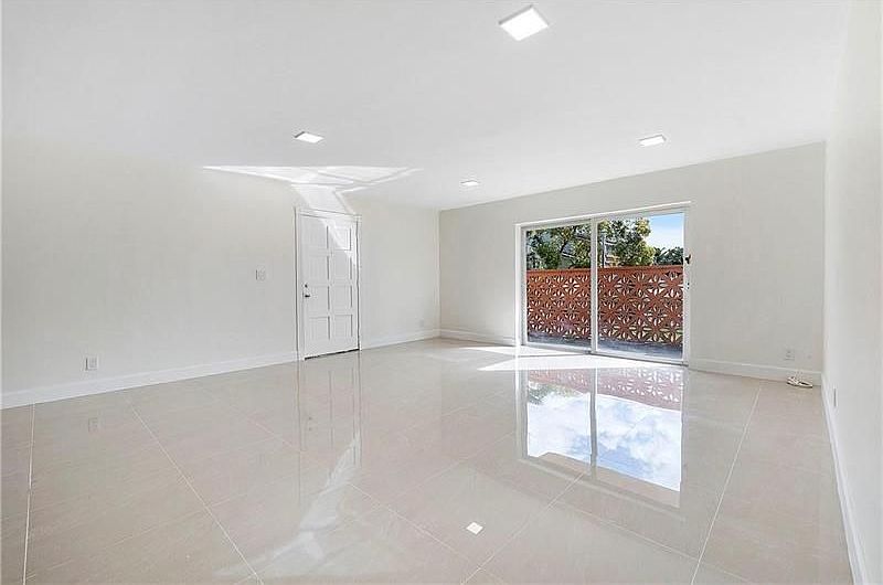 2nd image of 11605 NW 29th Ct #2-D