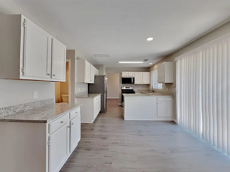1031 Cascade Creek Dr — Photo 6