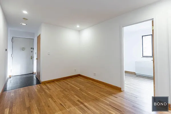 Rented by Bond New York | media 39