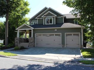 28 Bensonhurst Ave, Saratoga Springs, NY 12866