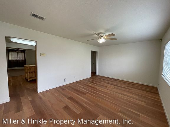 3rd image of 13140 Brown Ave