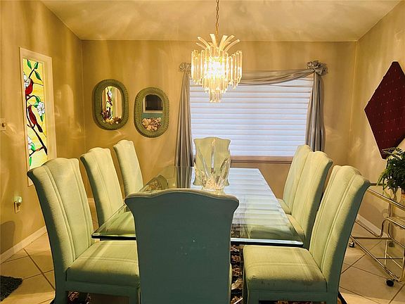 5th image of 832 Palm Harbor Ct